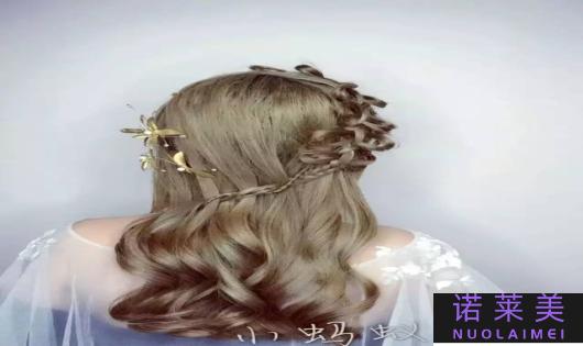 流行新娘发型（时尚梦幻的造型选择）