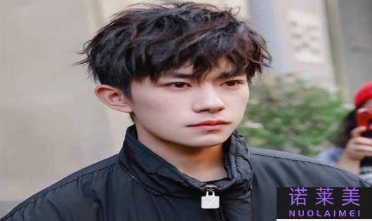 男士纹理发型（展现时尚与个性的最佳选择）