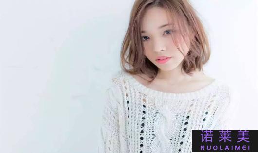 内扣和烫发哪个显老