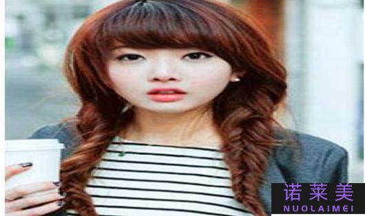 可爱女生发型图片（展现青春活力的造型灵感）