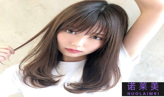 发际线高不留刘海适合什么发型（展现额头美的最佳选择）