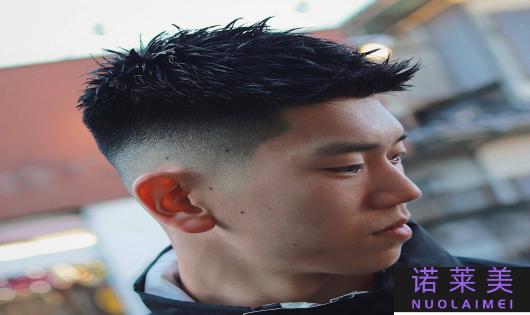 男生长头发发型（时尚与个性的选择）