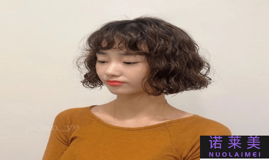 烫哪种头发好看（选择适合自己的发型）