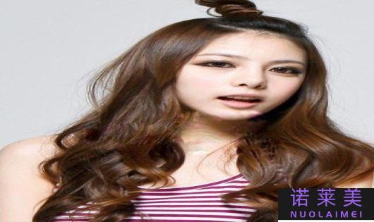 文艺女青年发型（展现个性与艺术的独特造型）