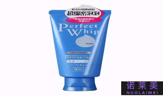 皮肤干用哪个洗面奶好