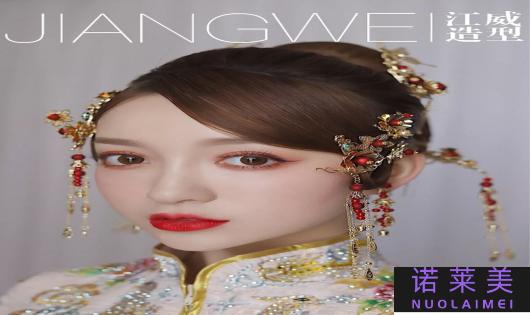 新娘的发型（精心打造完美婚礼造型）