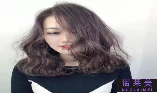 好看的卷发造型（时尚与优雅并存）