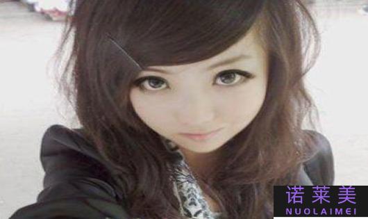 非主流女生发型图片（展现个性与创意的时尚造型）